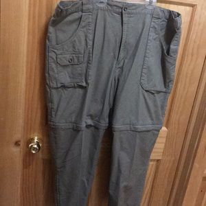 Cabela’s Men’s Outdoor Cotton Cargo Pants / Shorts size 46